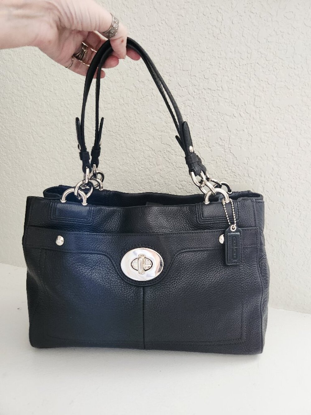 Euc Coach Black Leather Shoulder Bag Purse
